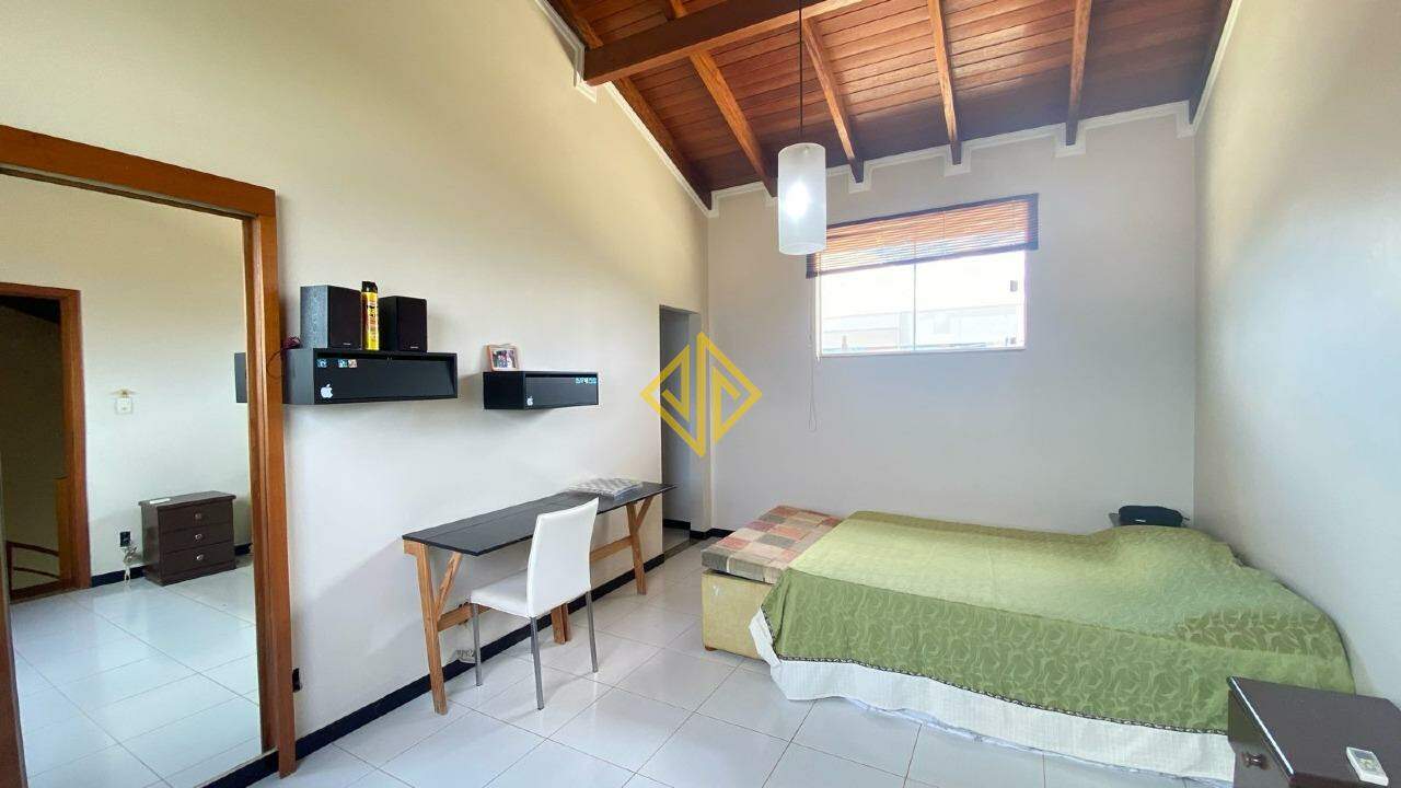 Casa à venda com 4 quartos, 202m² - Foto 12