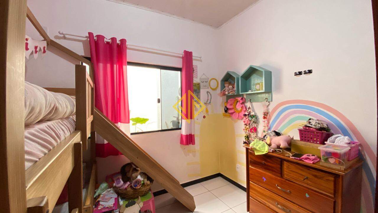 Casa à venda com 2 quartos, 70m² - Foto 5