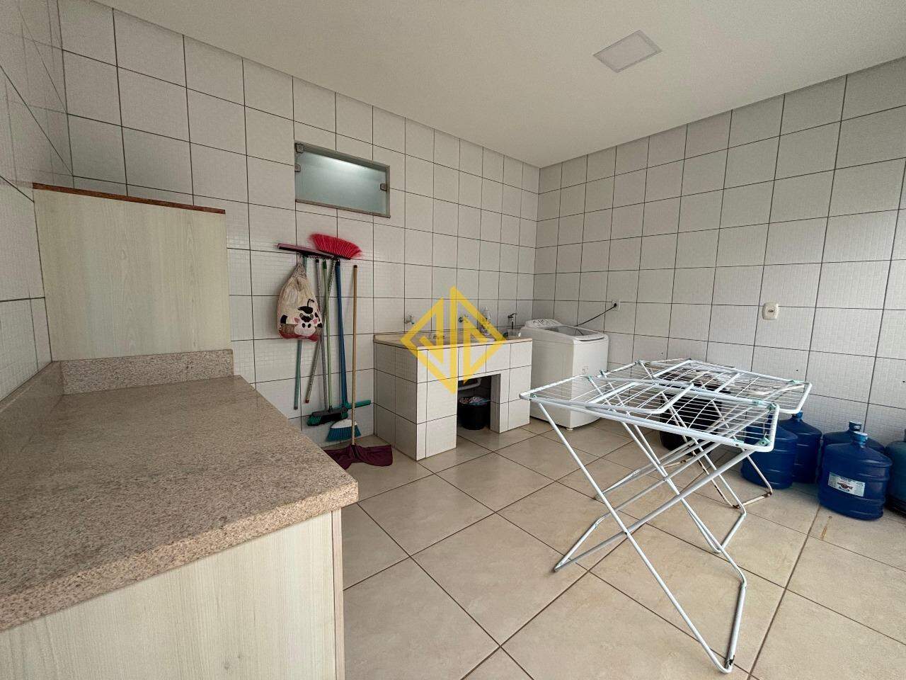Casa à venda no Setor 03: 