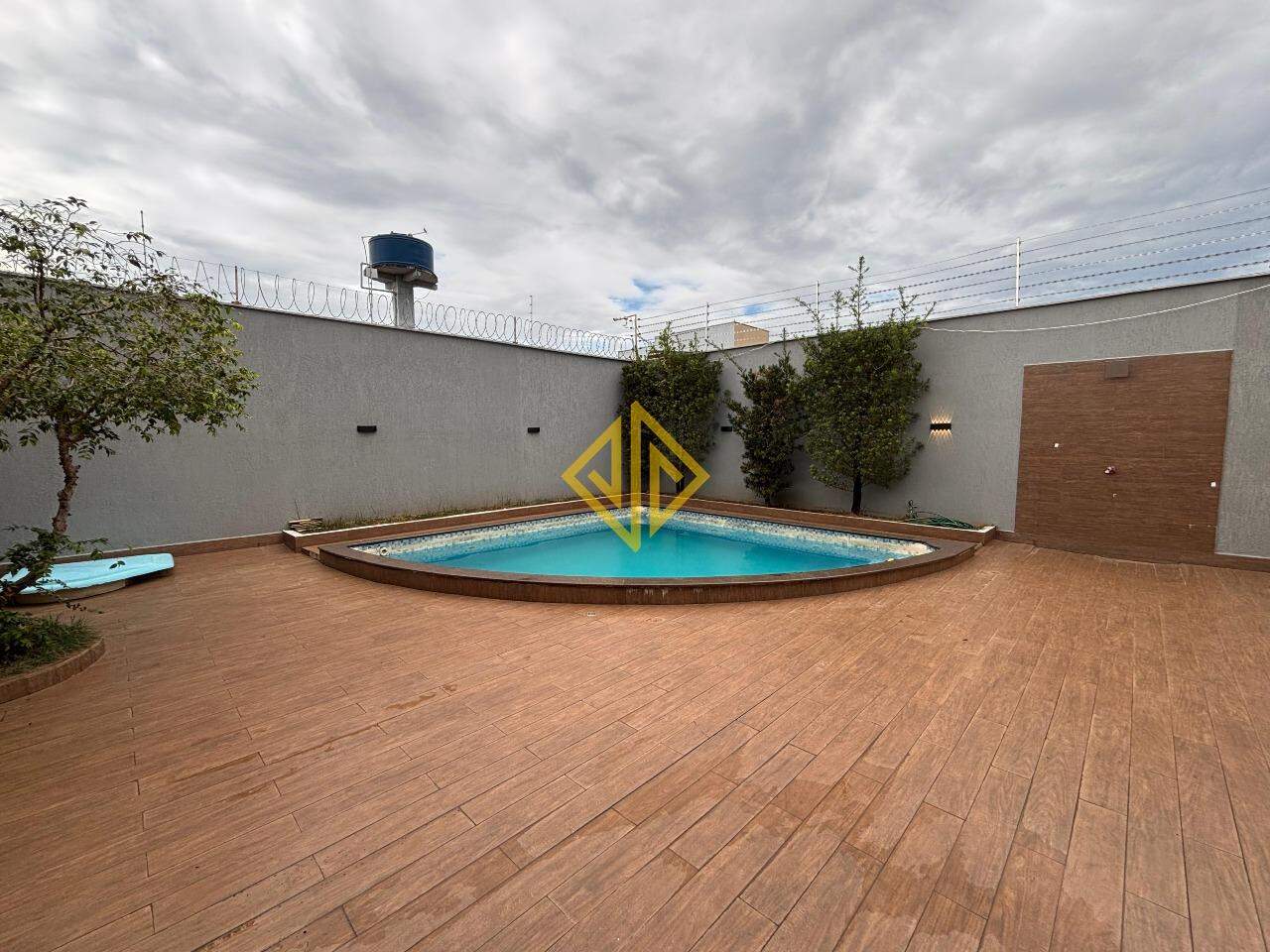 Casa à venda no Setor 03: 