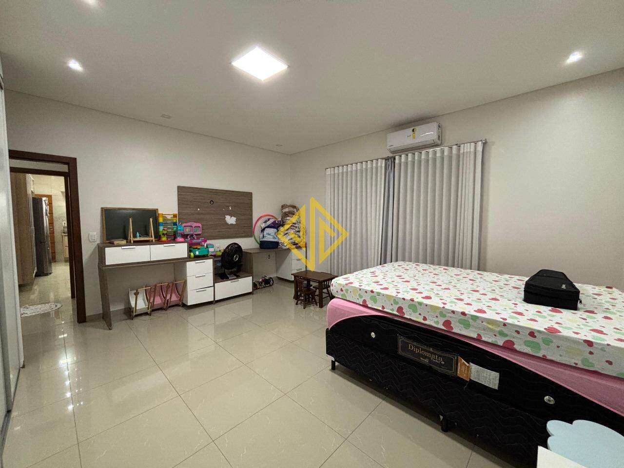 Casa à venda no Setor 03: 