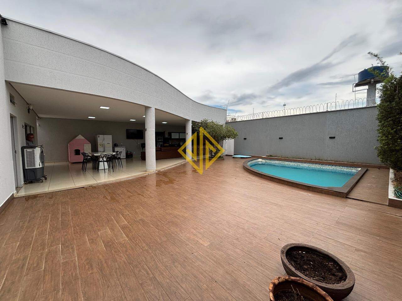 Casa à venda no Setor 03: 