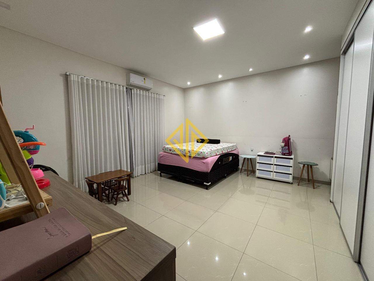 Casa à venda no Setor 03: 