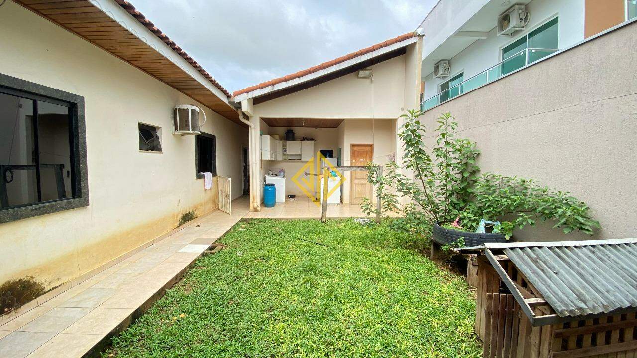 Casa à venda com 4 quartos, 298m² - Foto 17