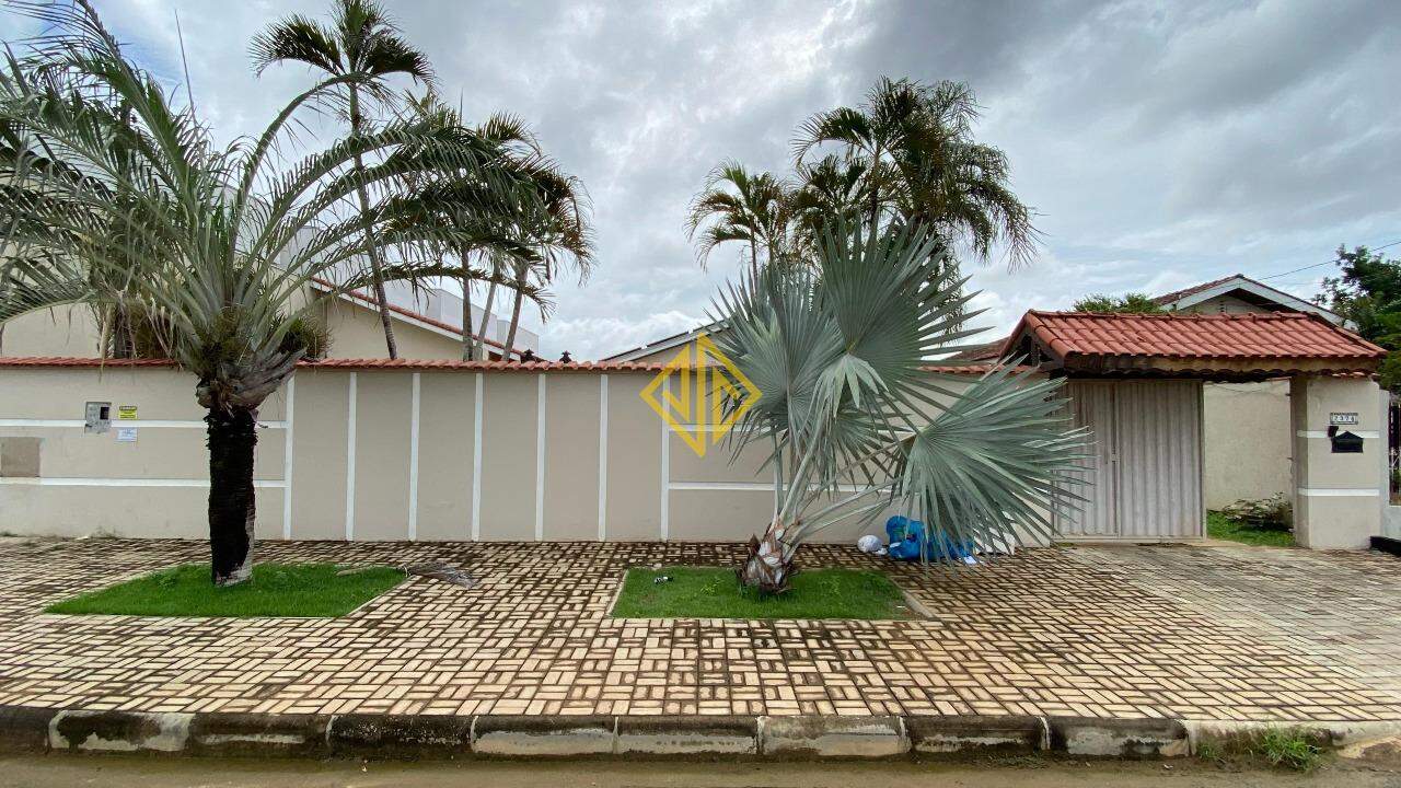 Casa à venda com 4 quartos, 298m² - Foto 2