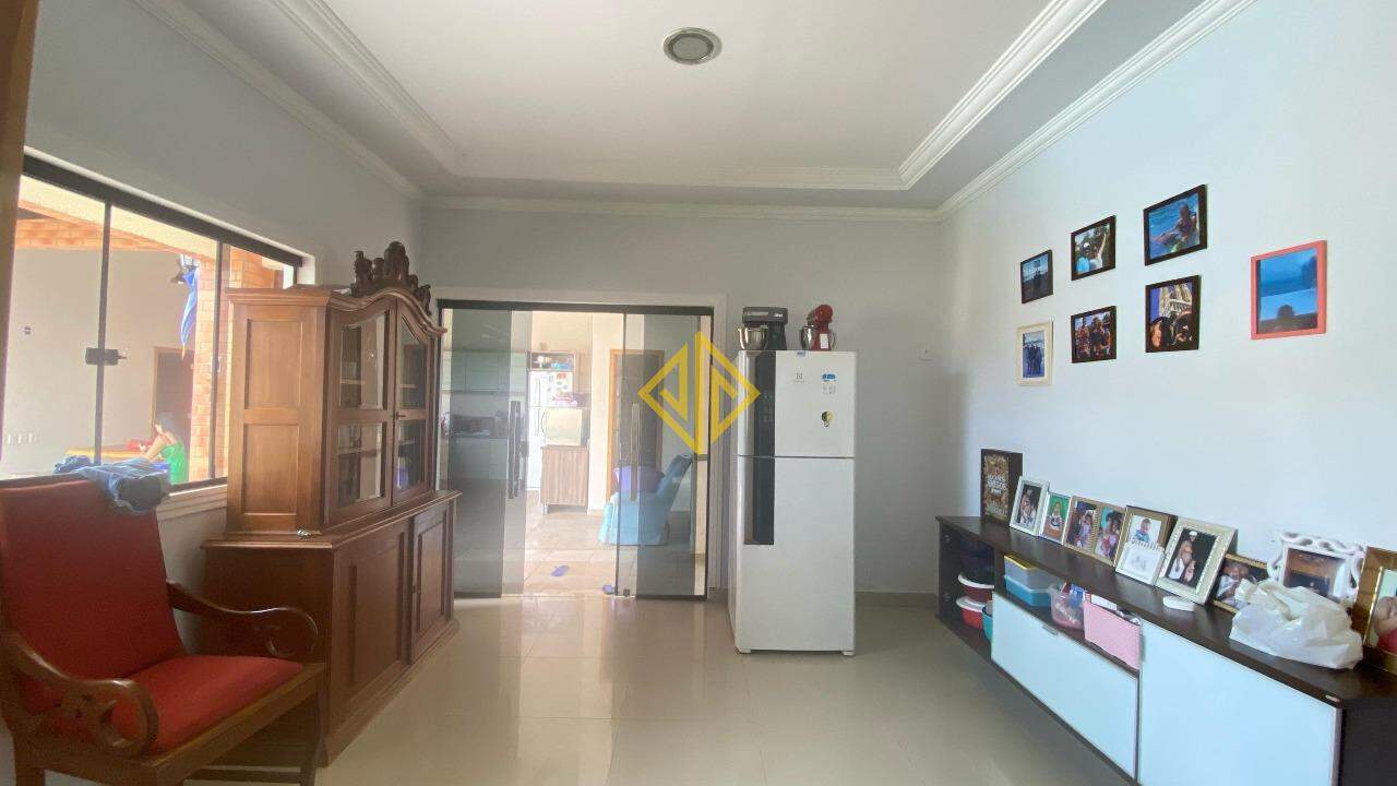 Casa à venda com 4 quartos, 298m² - Foto 7