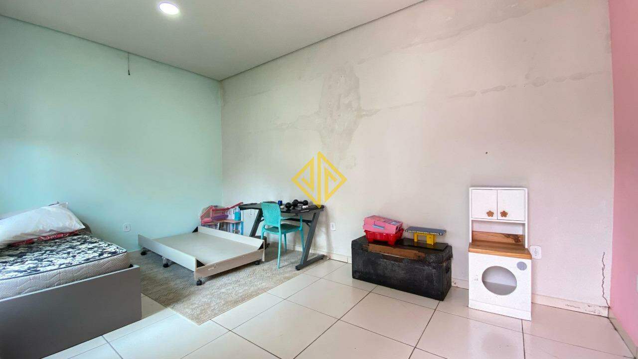 Casa à venda com 4 quartos, 298m² - Foto 16