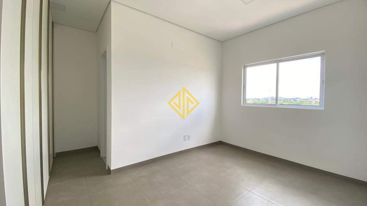 Apartamento para alugar com 3 quartos, 93m² - Foto 4