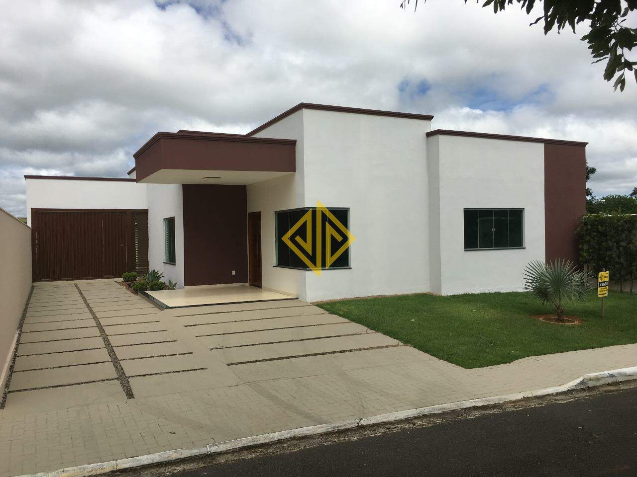 Casa para aluguel no Setor Institucional: 