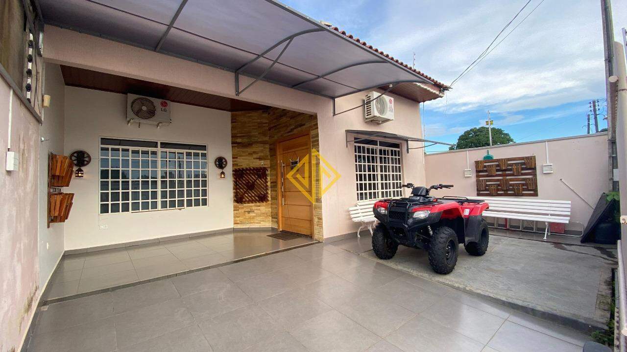 Casa à venda com 3 quartos, 123m² - Foto 1