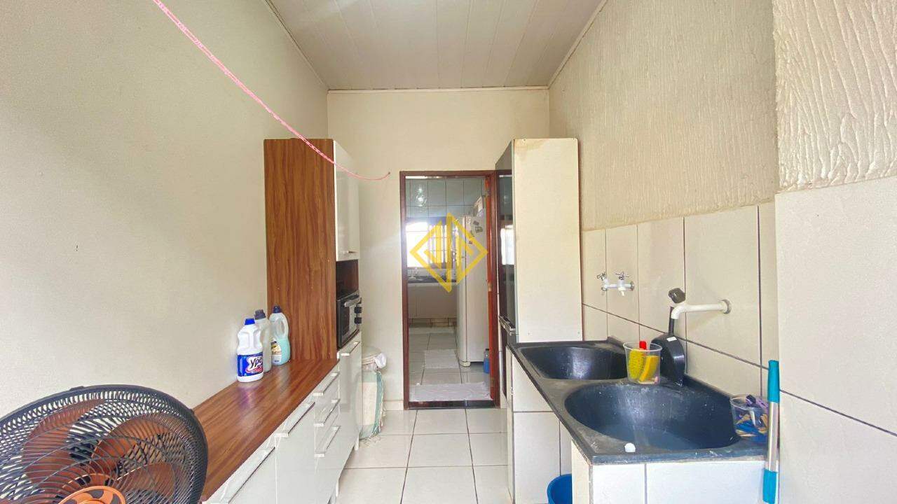 Casa à venda com 2 quartos, 140m² - Foto 9