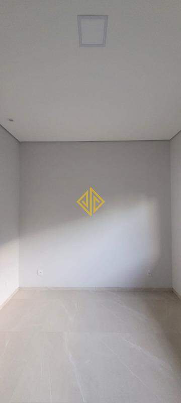 Casa à venda com 2 quartos, 75m² - Foto 12