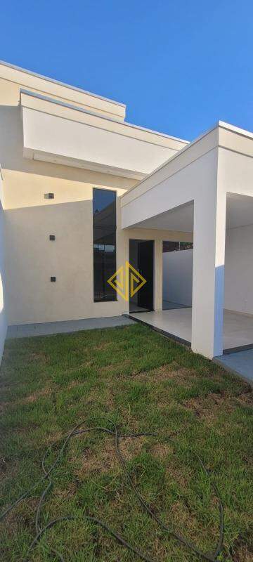 Casa à venda com 2 quartos, 75m² - Foto 1