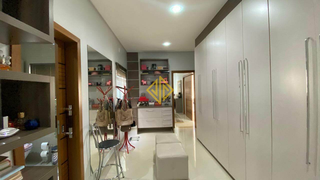 Casa à venda com 3 quartos, 330m² - Foto 13