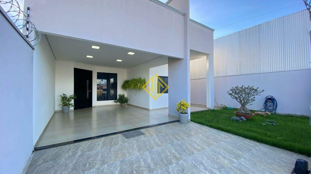 Casa à venda com 2 quartos, 169m² - Foto 1