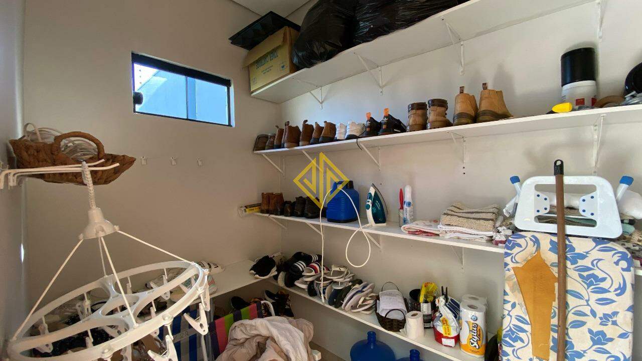 Casa à venda com 4 quartos, 153m² - Foto 15