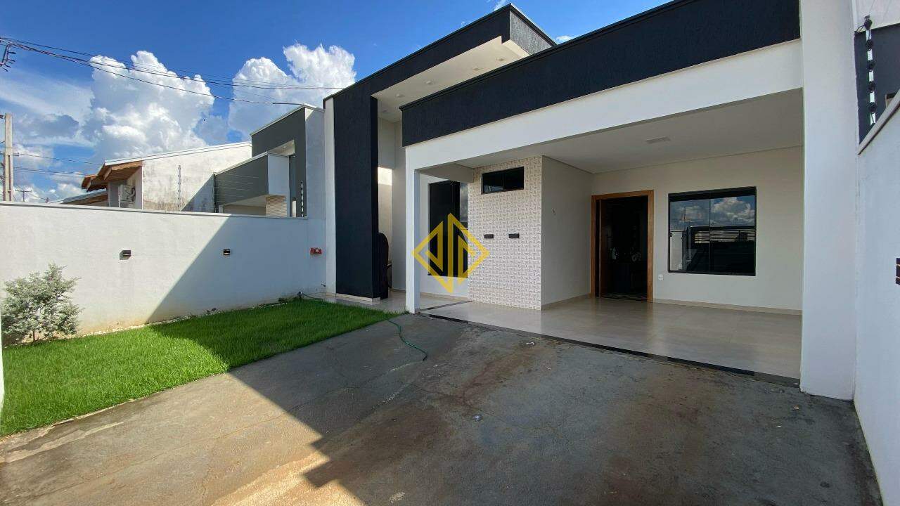 Casa à venda com 4 quartos, 153m² - Foto 1