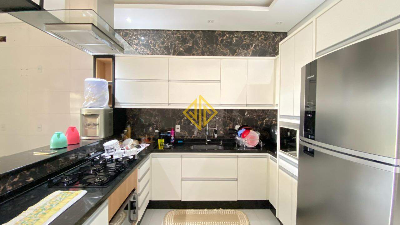 Casa à venda com 4 quartos, 153m² - Foto 10