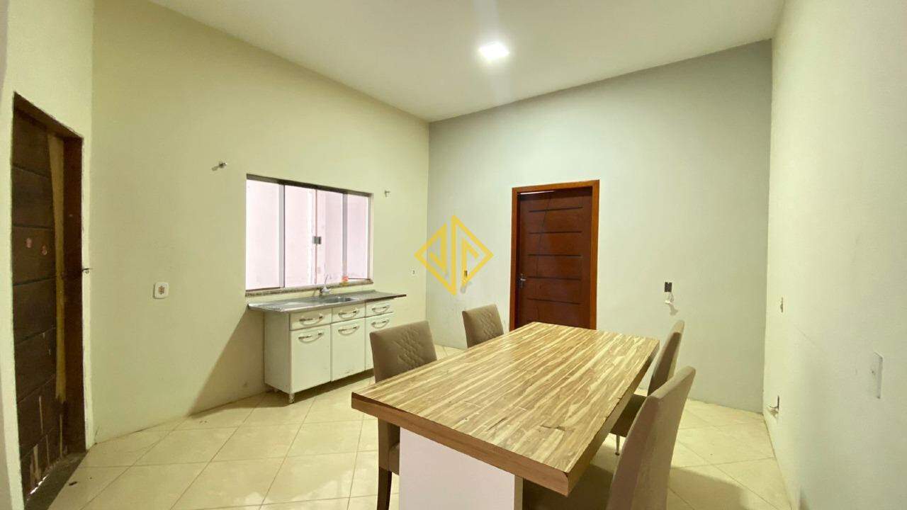 Casa à venda com 2 quartos, 137m² - Foto 4