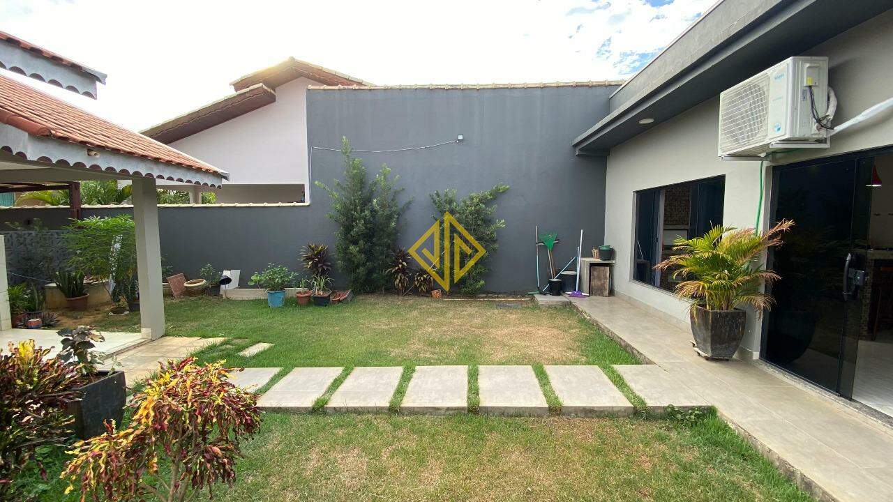 Casa à venda com 4 quartos, 225m² - Foto 14