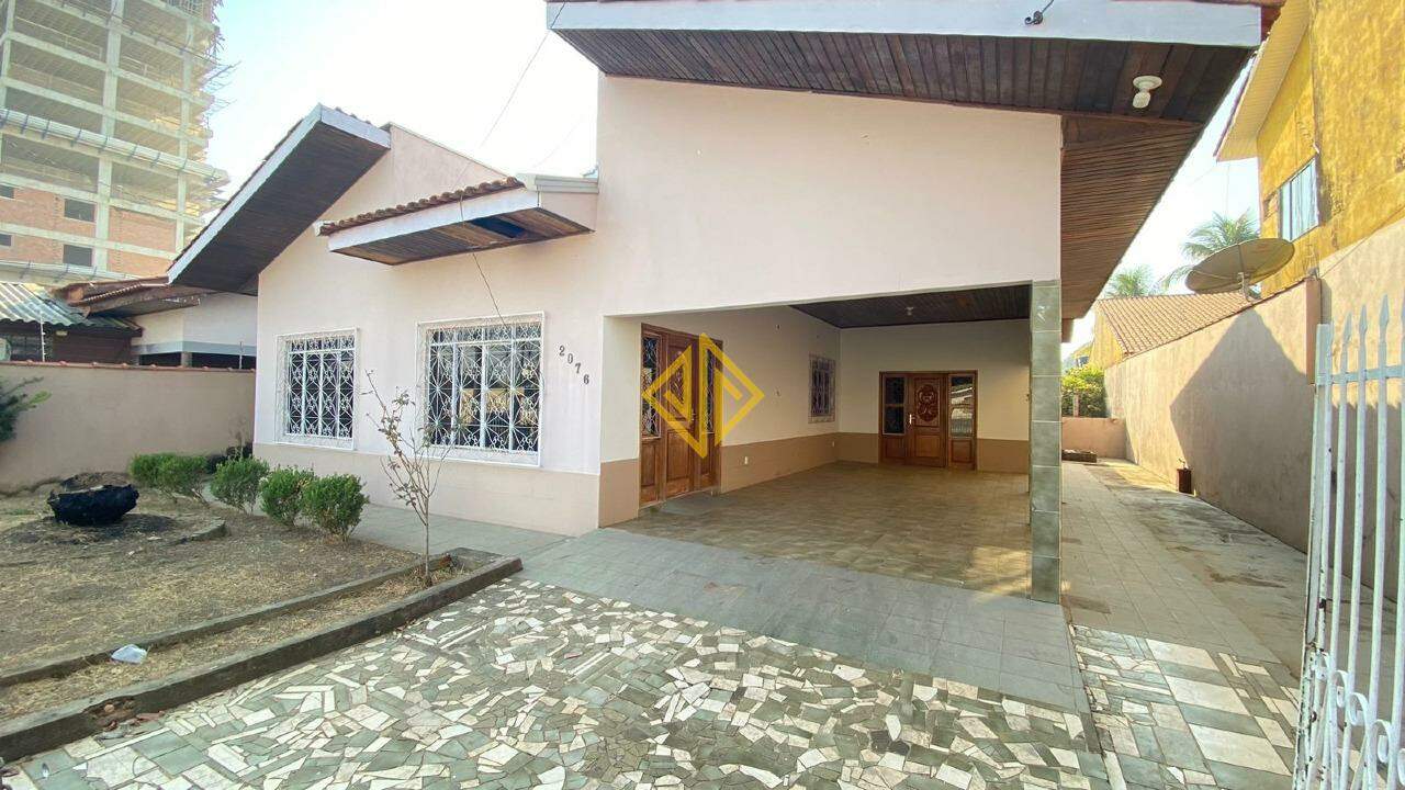 Casa à venda com 3 quartos, 170m² - Foto 2