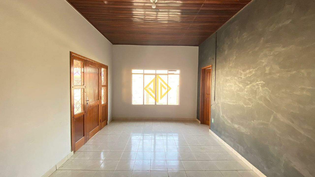 Casa à venda com 3 quartos, 170m² - Foto 3