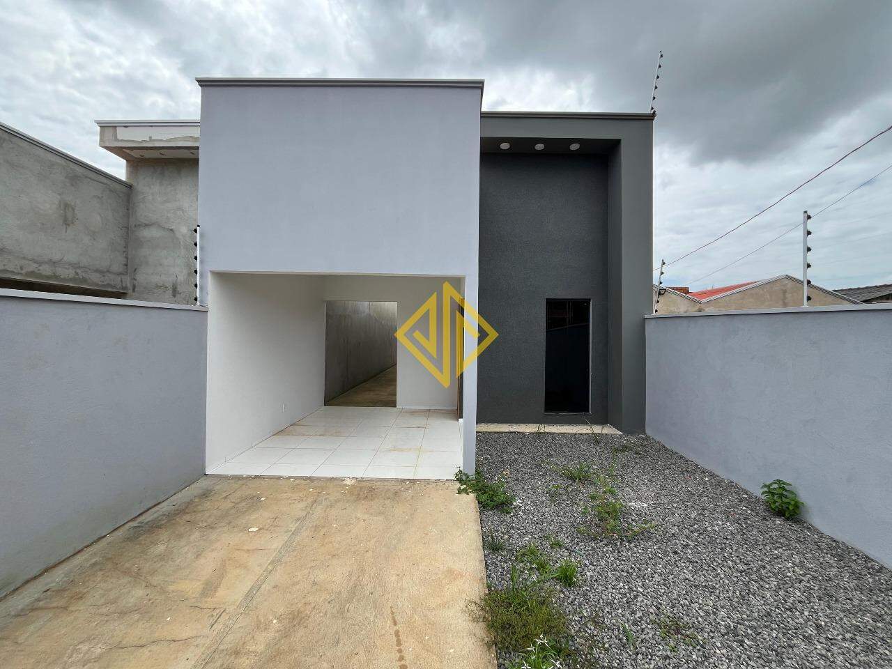 Casa à venda com 2 quartos, 67m² - Foto 1