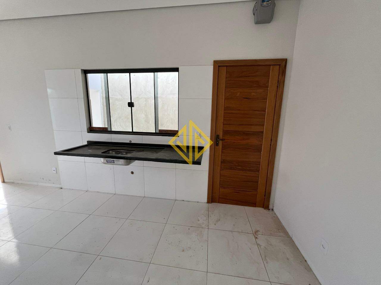 Casa à venda com 2 quartos, 67m² - Foto 4