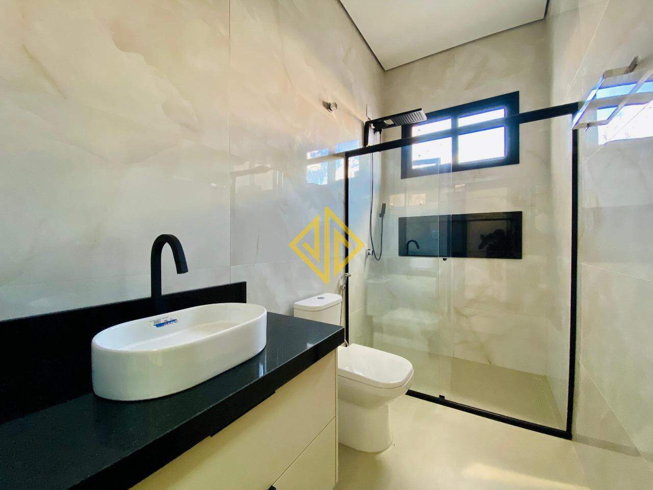 Casa à venda com 2 quartos, 110m² - Foto 9