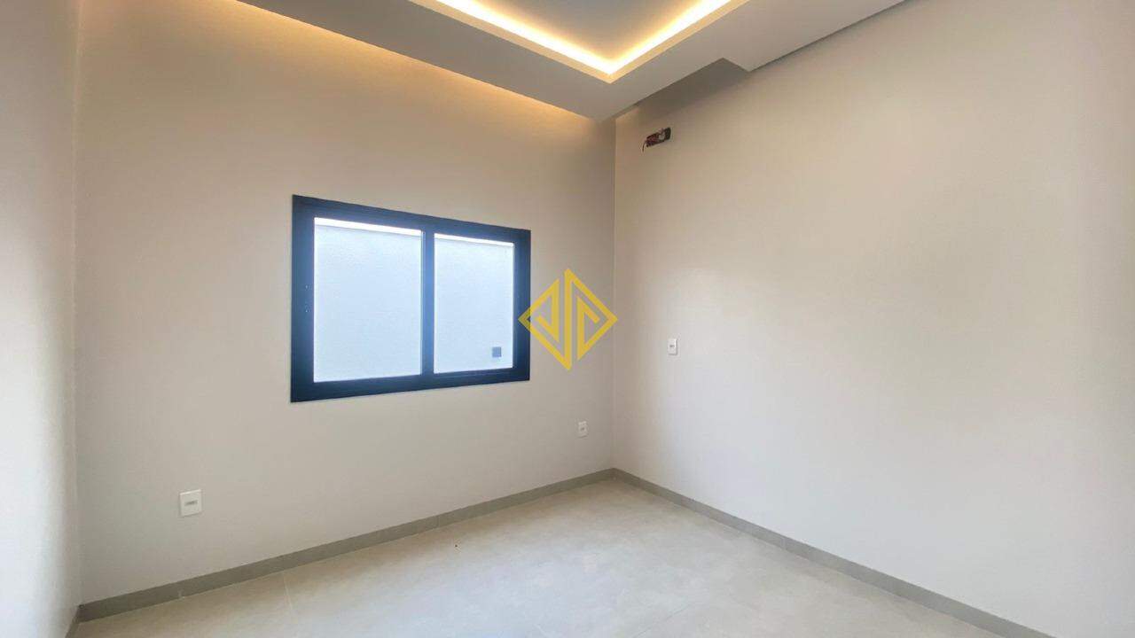 Casa à venda com 2 quartos, 110m² - Foto 8