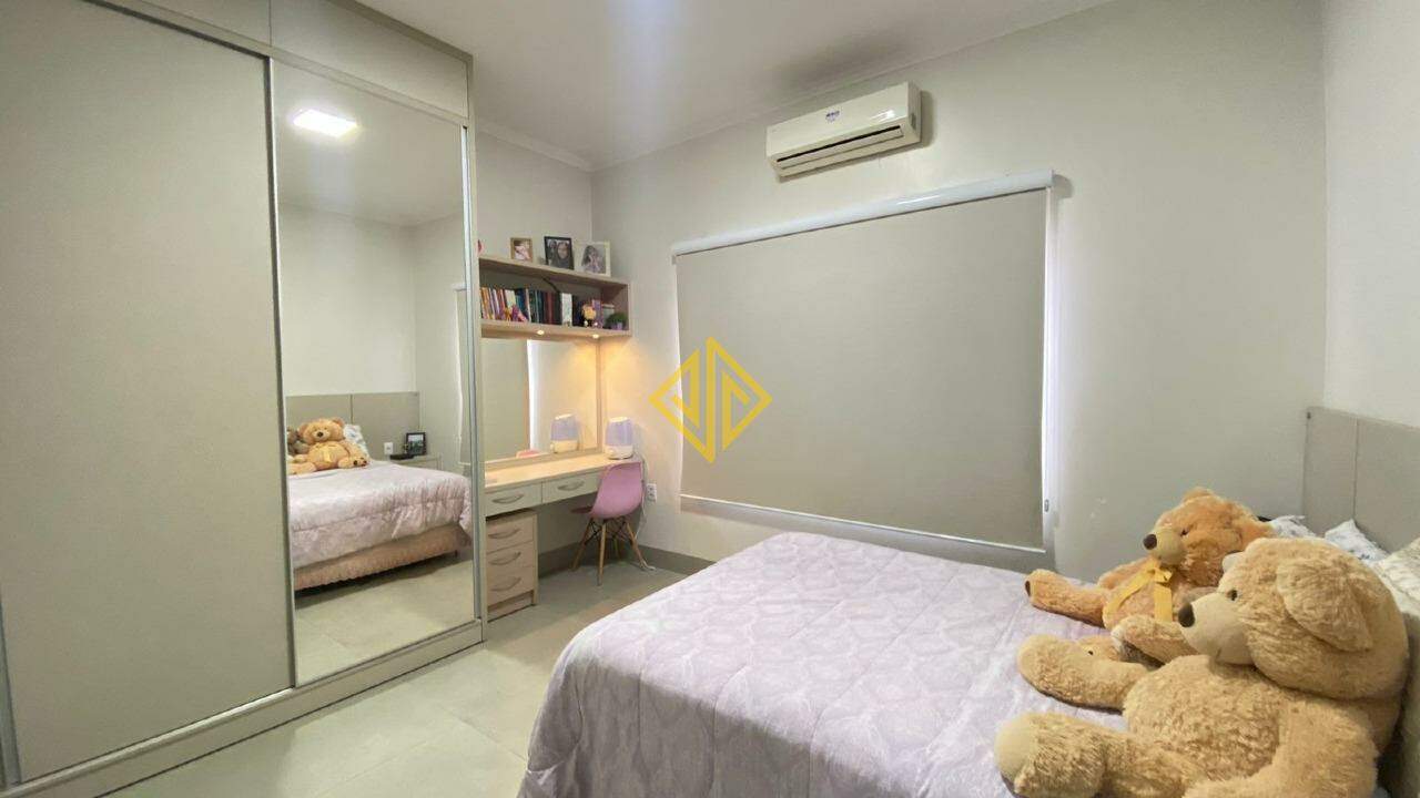 Casa à venda com 3 quartos, 196m² - Foto 5