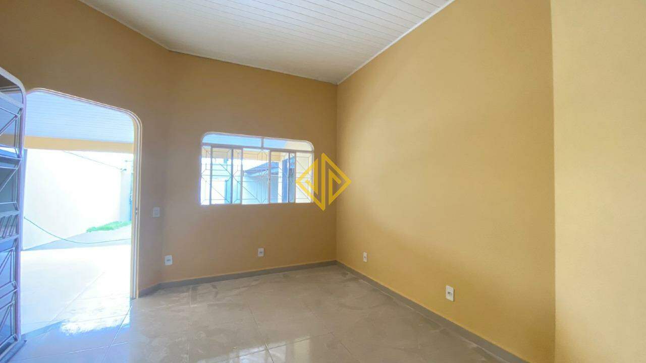 Casa à venda com 3 quartos, 151m² - Foto 3