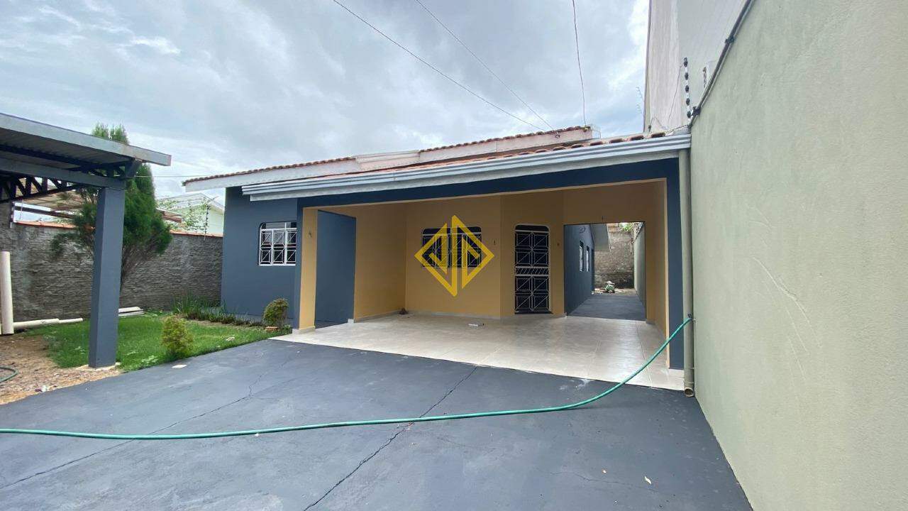 Casa à venda com 3 quartos, 151m² - Foto 2