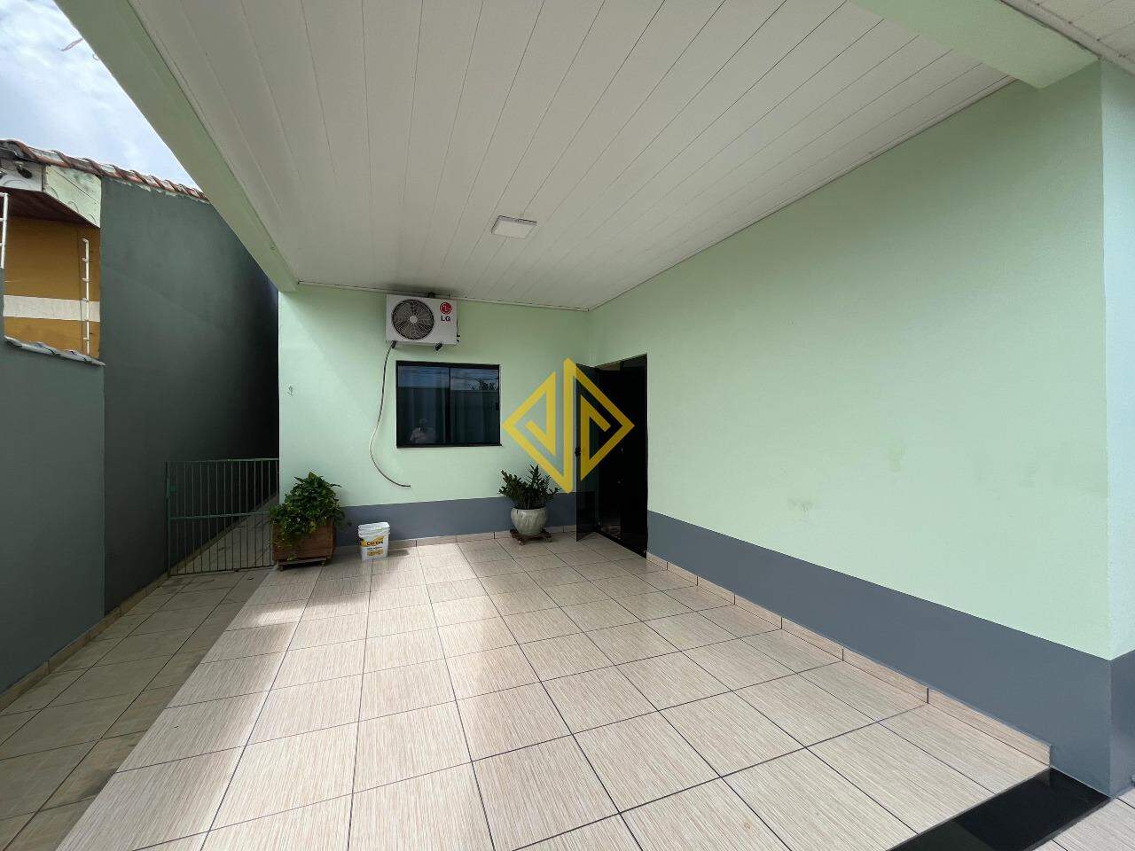 Casa à venda com 3 quartos, 160m² - Foto 2