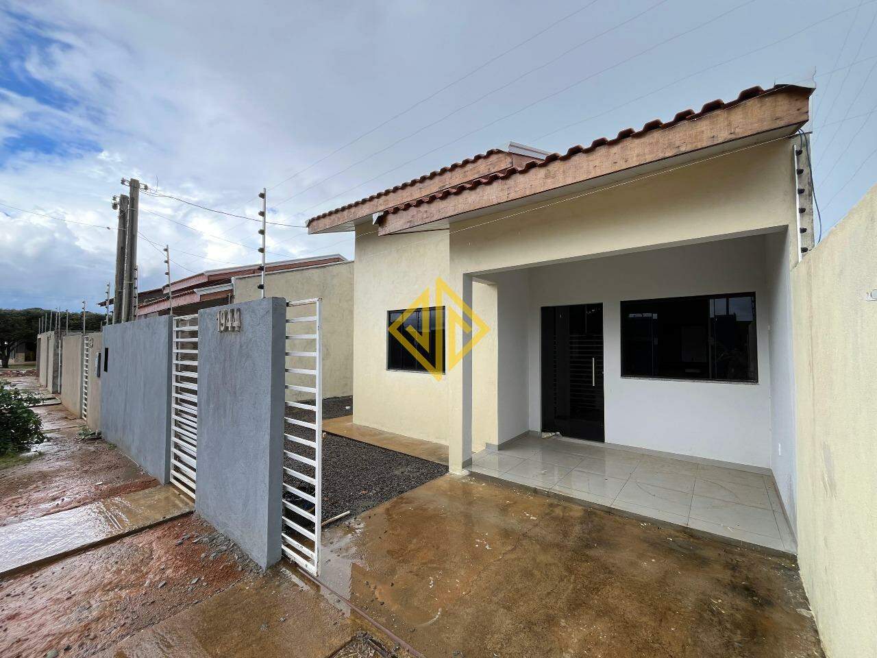 Casa à venda com 2 quartos, 62m² - Foto 2