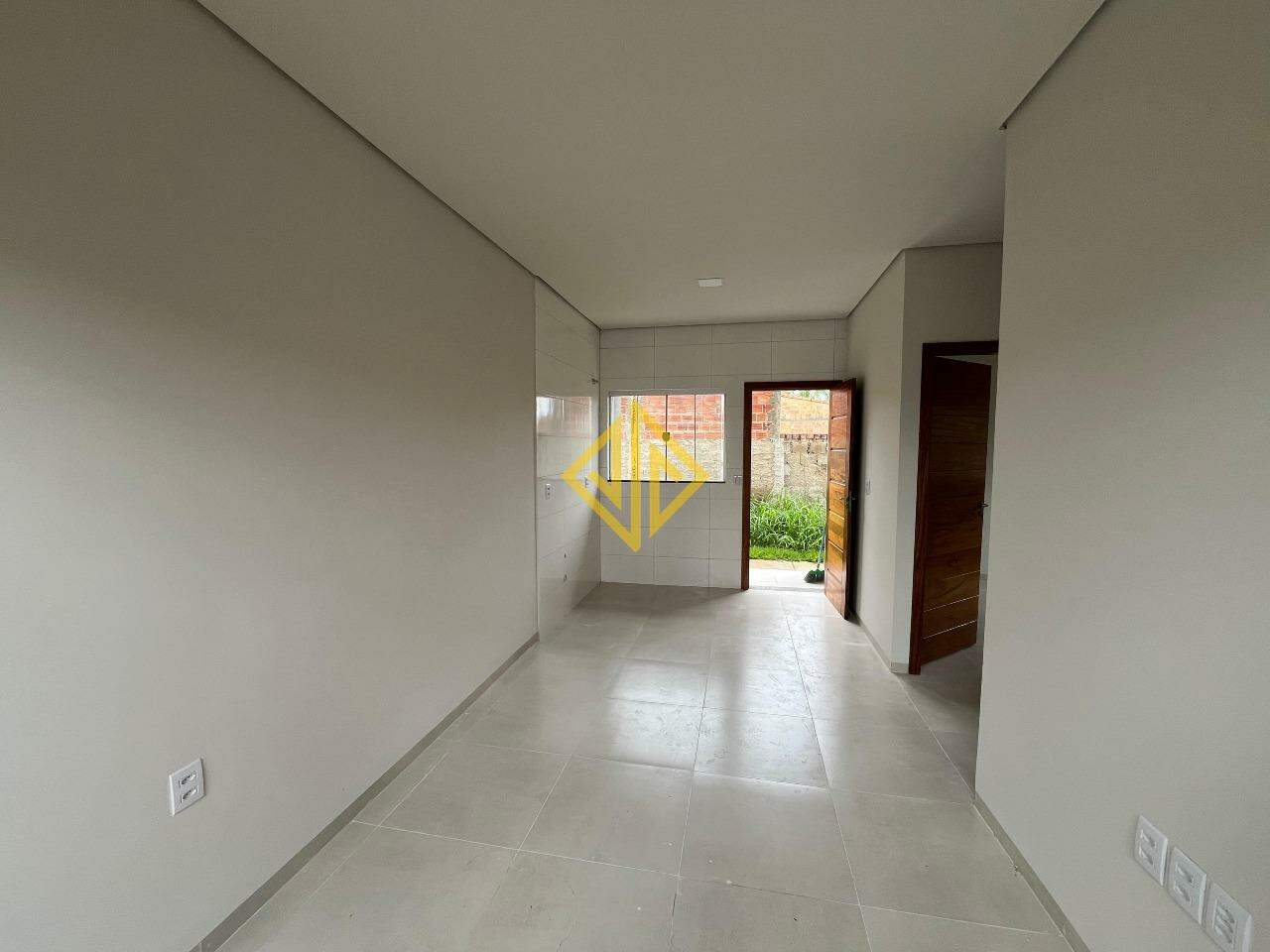 Casa à venda com 2 quartos, 48m² - Foto 3