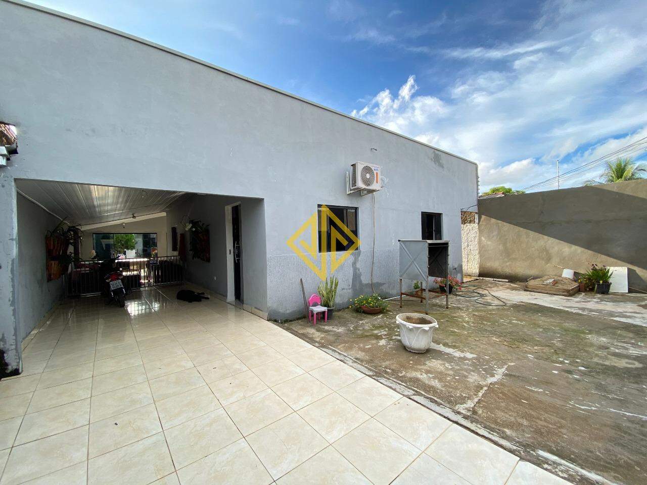 Casa para alugar com 3 quartos, 210m² - Foto 1