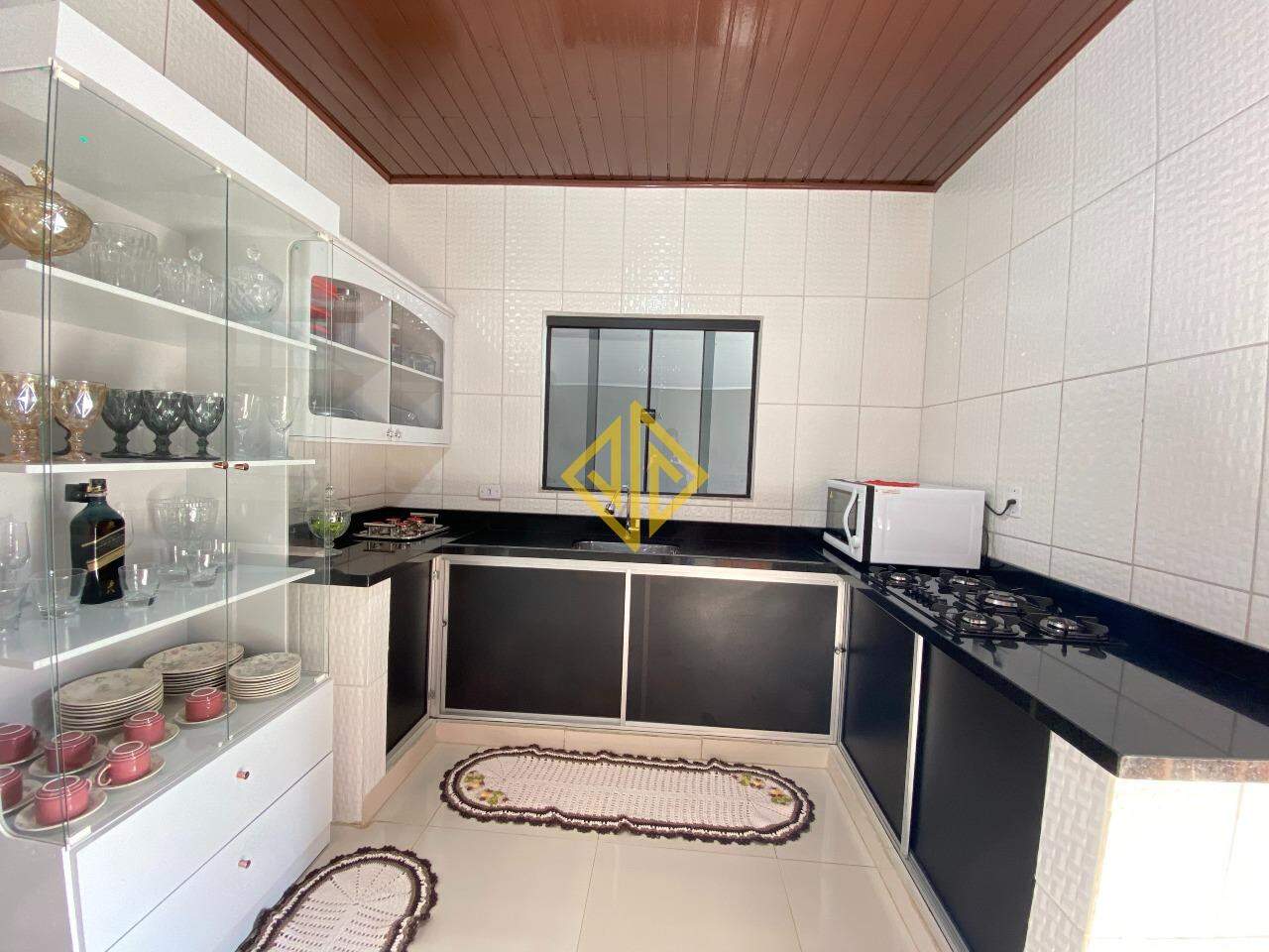 Casa para alugar com 3 quartos, 210m² - Foto 3