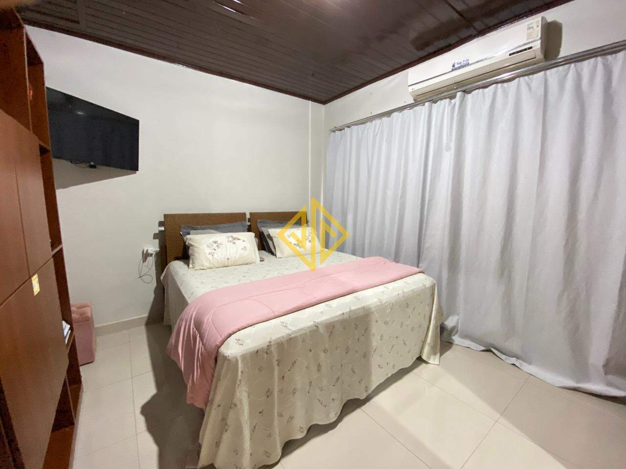 Casa para alugar com 3 quartos, 210m² - Foto 4