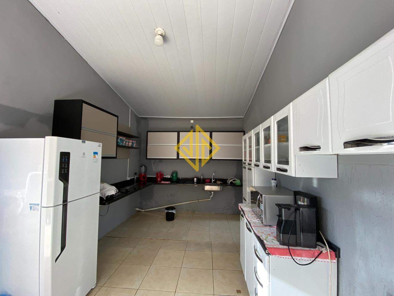 Casa para alugar com 3 quartos, 210m² - Foto 11