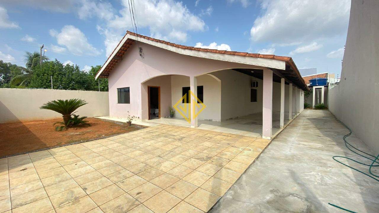 Casa à venda com 3 quartos, 185m² - Foto 1