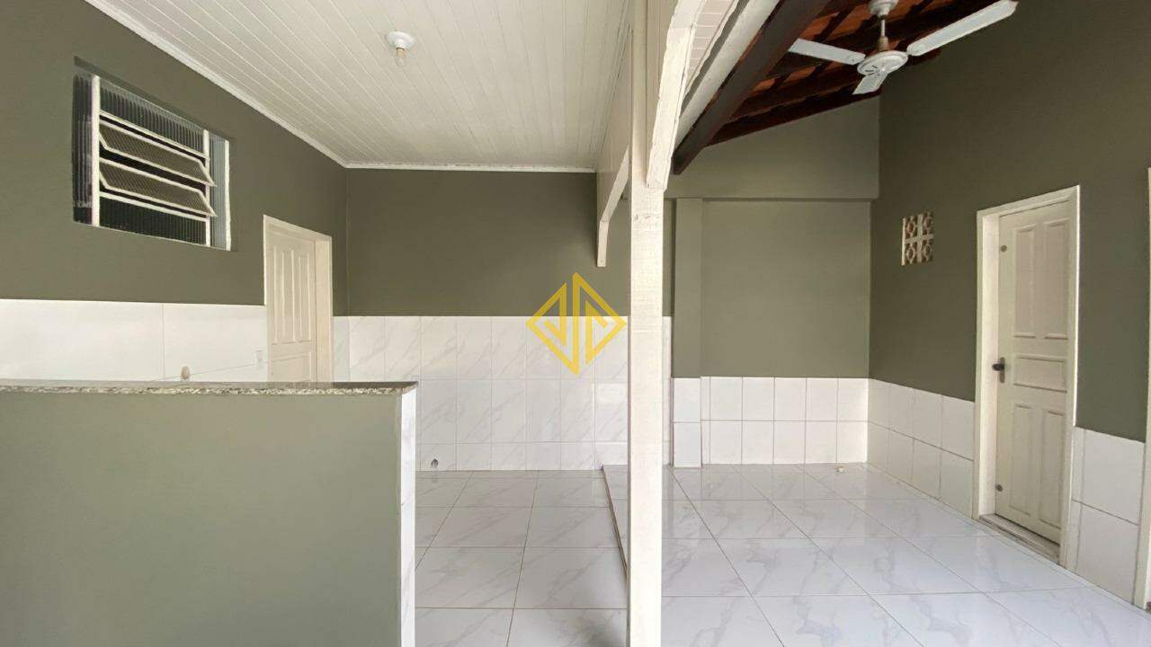 Casa à venda com 2 quartos, 104m² - Foto 12