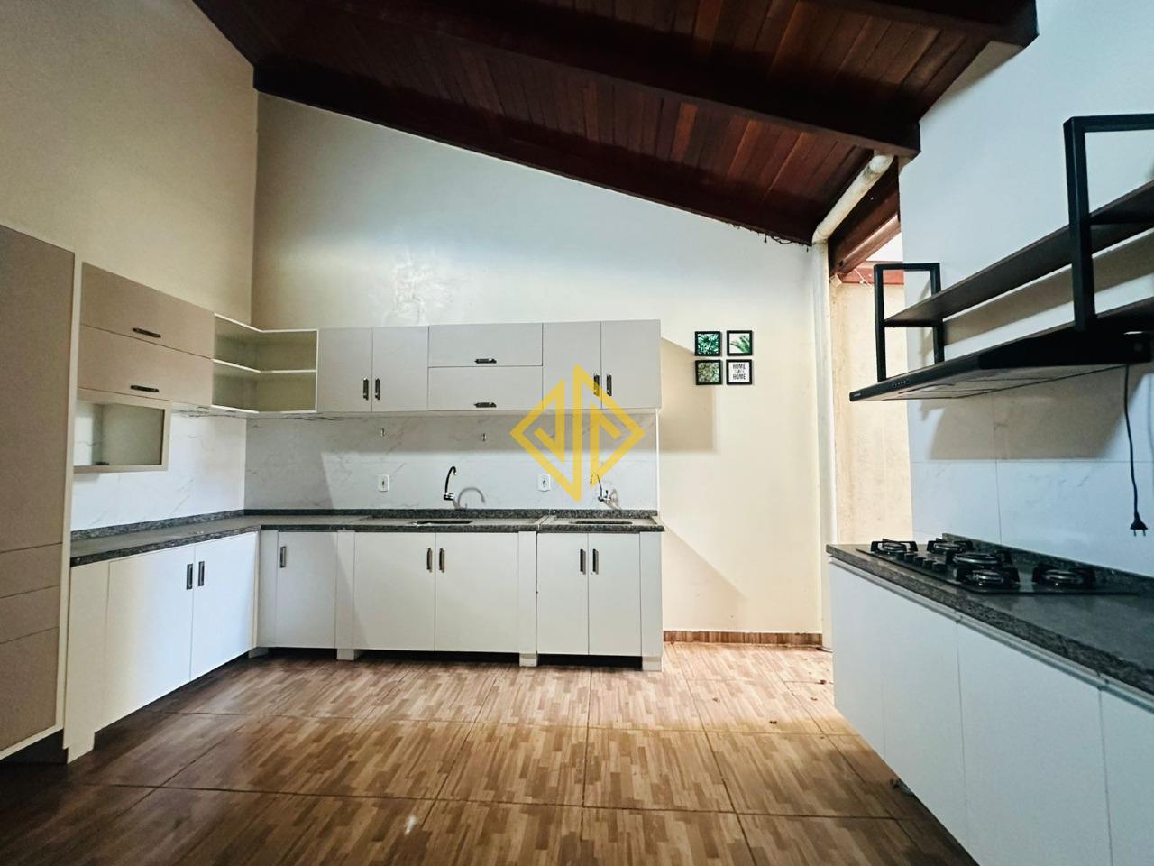 Casa à venda no Jardim Jorge Teixeira: 