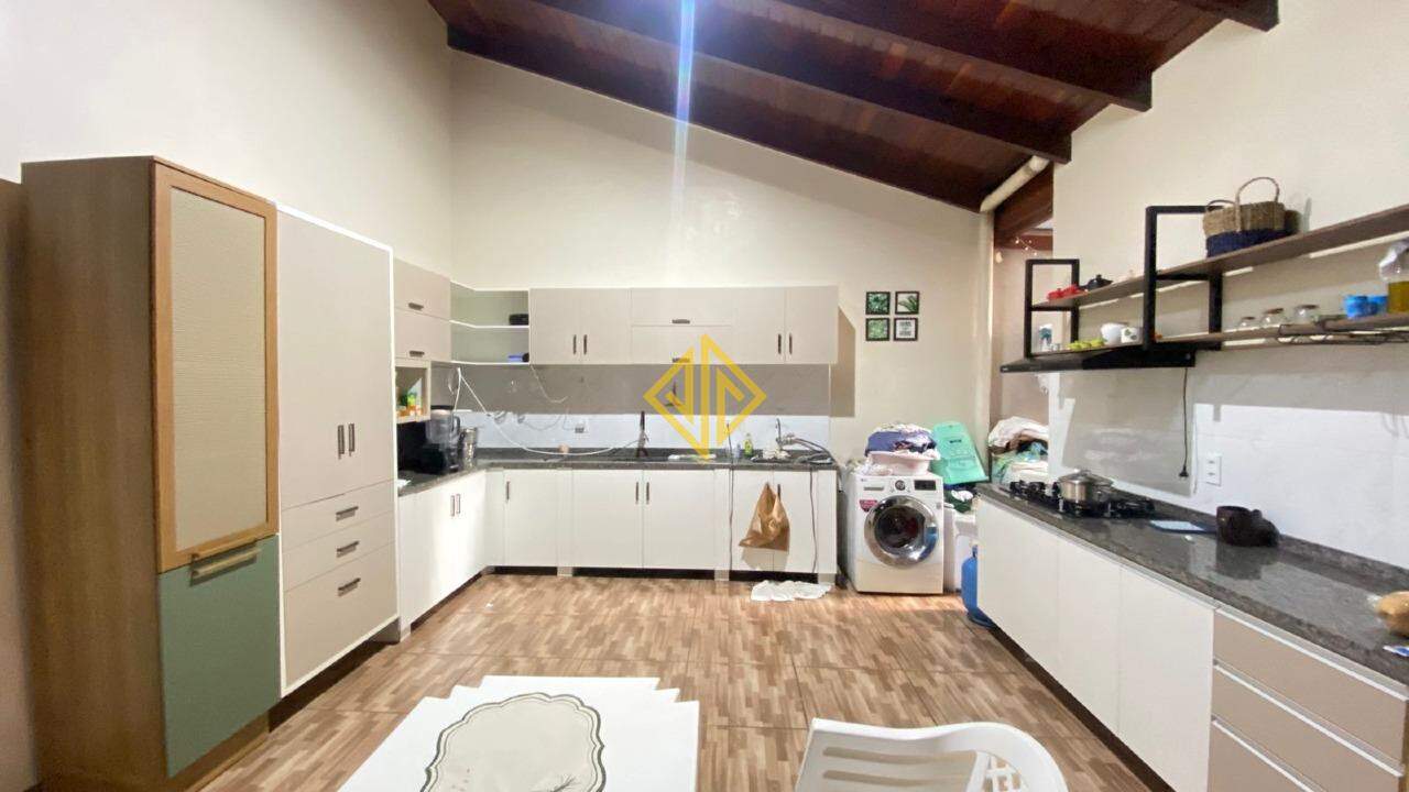 Casa à venda no Jardim Jorge Teixeira: 