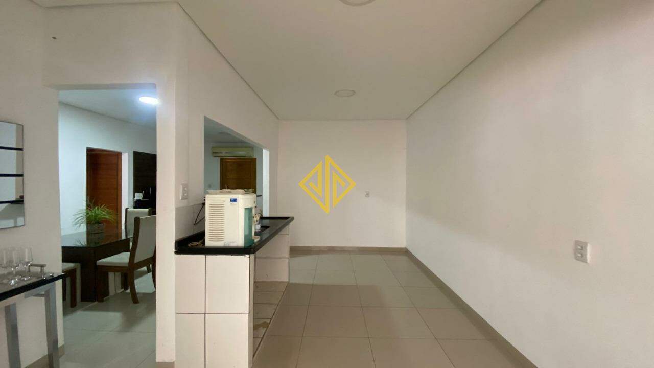 Casa à venda com 4 quartos, 250m² - Foto 13