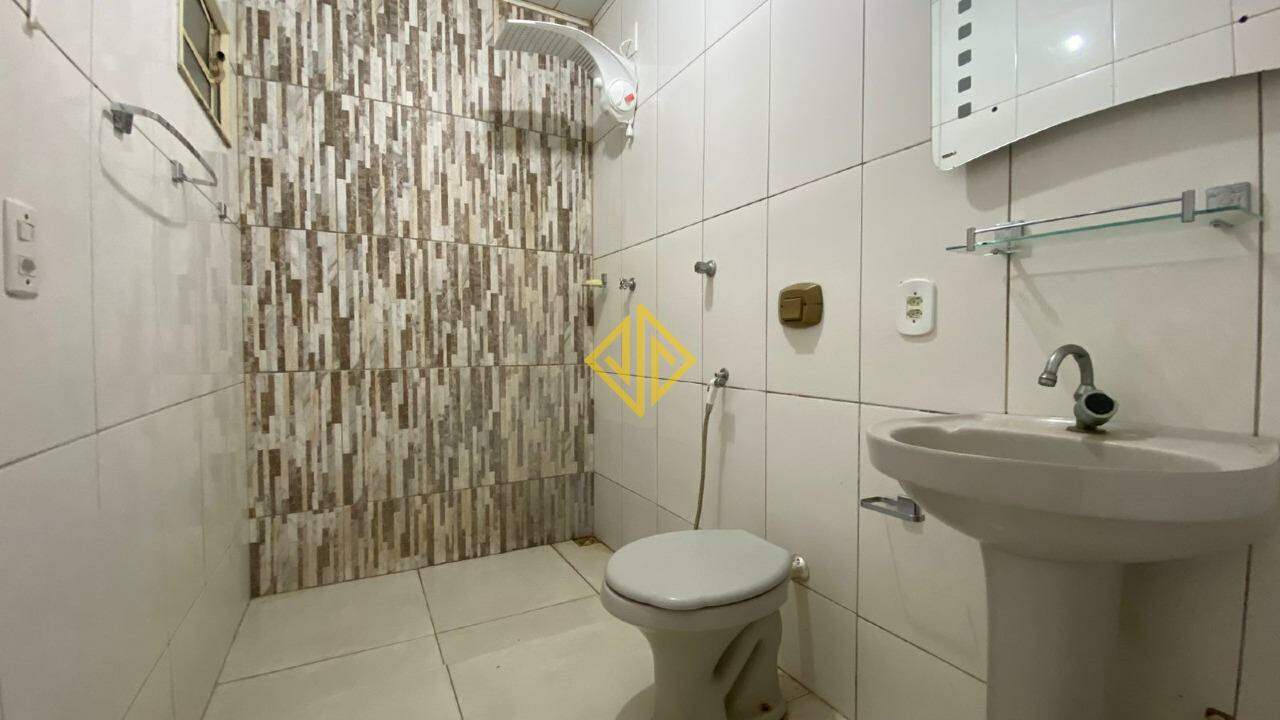 Casa à venda com 4 quartos, 250m² - Foto 21