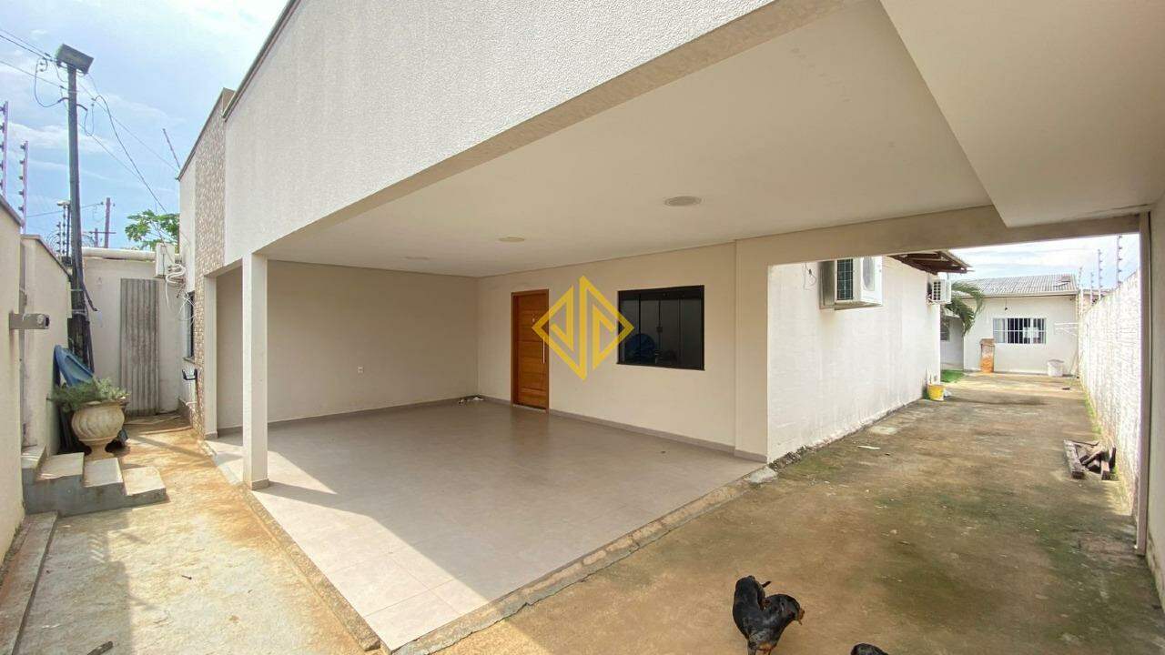 Casa à venda com 4 quartos, 250m² - Foto 2