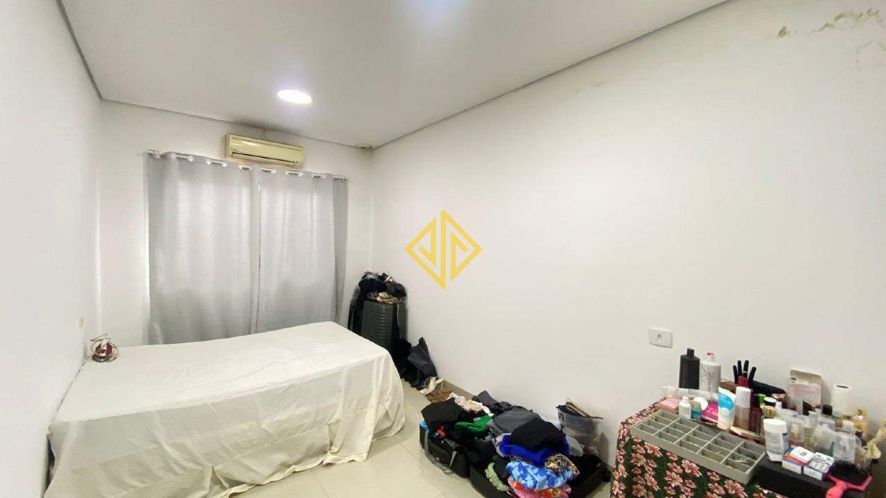 Casa à venda com 4 quartos, 250m² - Foto 5