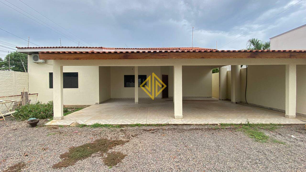 Casa à venda com 2 quartos, 111m² - Foto 1