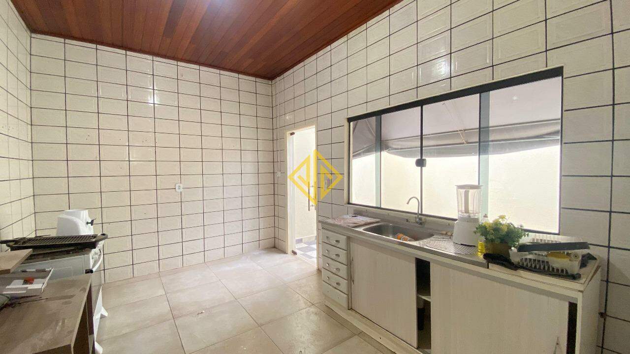 Casa à venda com 2 quartos, 111m² - Foto 7